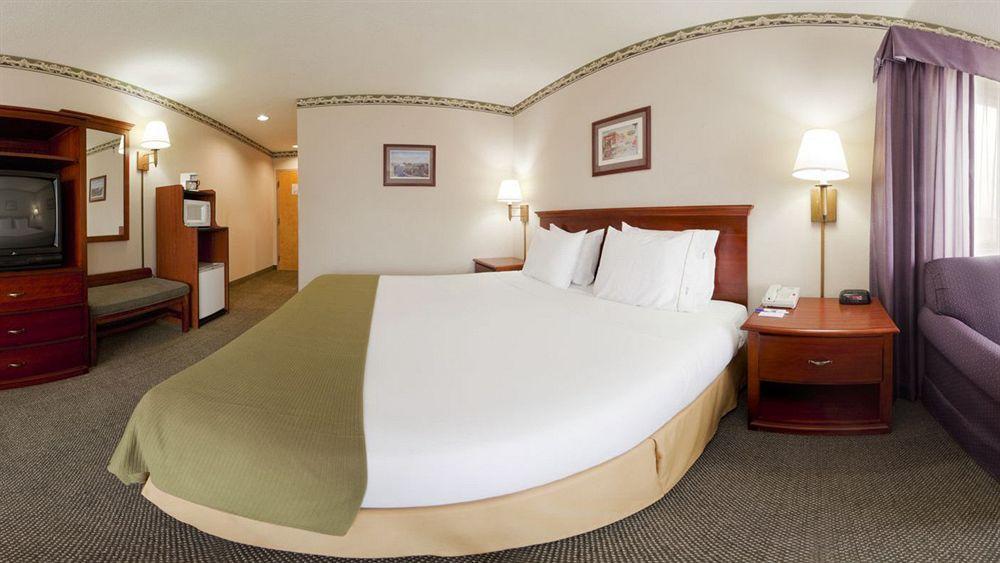 Round Hill Inn Orange Dış mekan fotoğraf