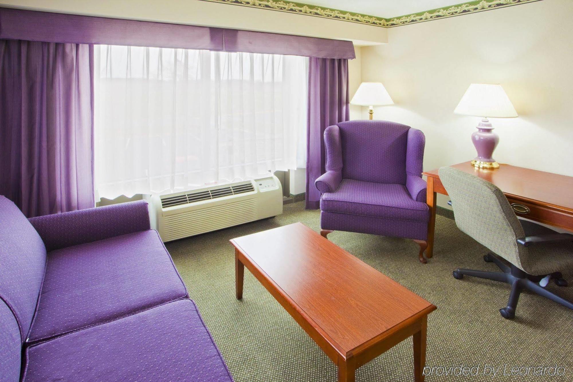 Round Hill Inn Orange Dış mekan fotoğraf